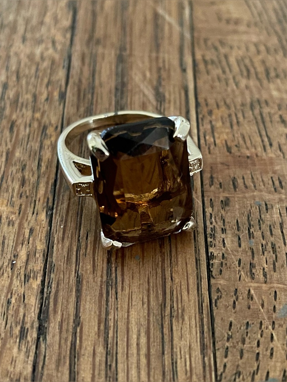 Vintage 1960s Gold Tone Large Smoky Glass Cocktail Ring Size 6 Costume Jewelry